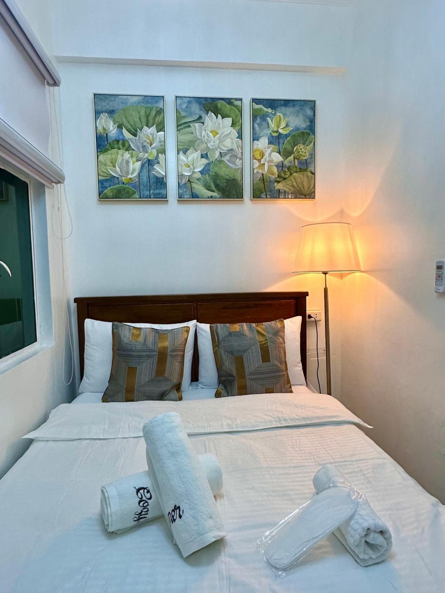 Studio Two Condominium, Alabang - Gold Fiber Wi-Fi -Netflix Ready Muntinlupa City Exterior photo